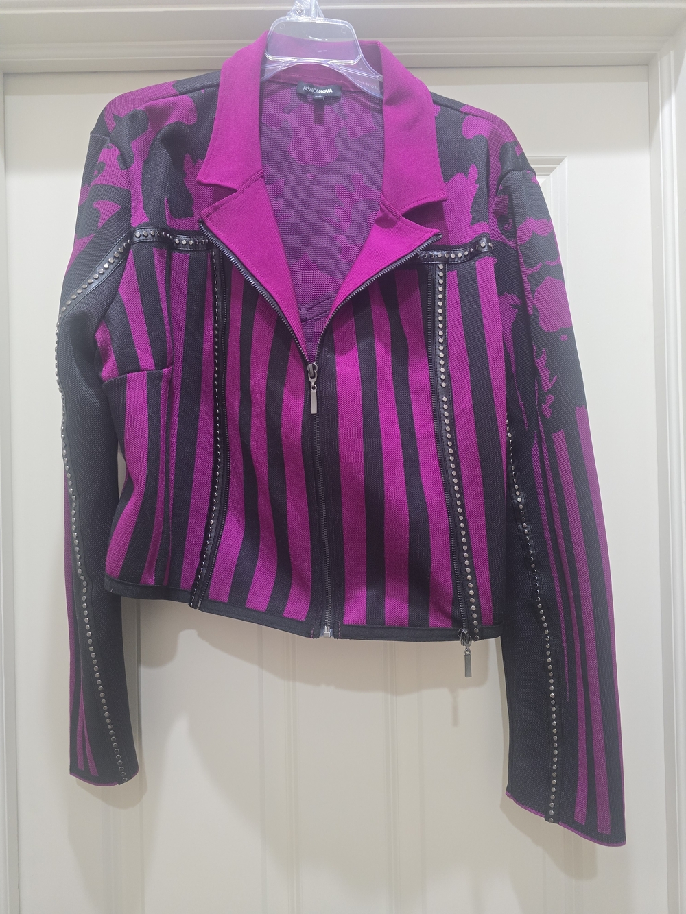 Women’s Black & Magenta Striped Zip-Front Jacket